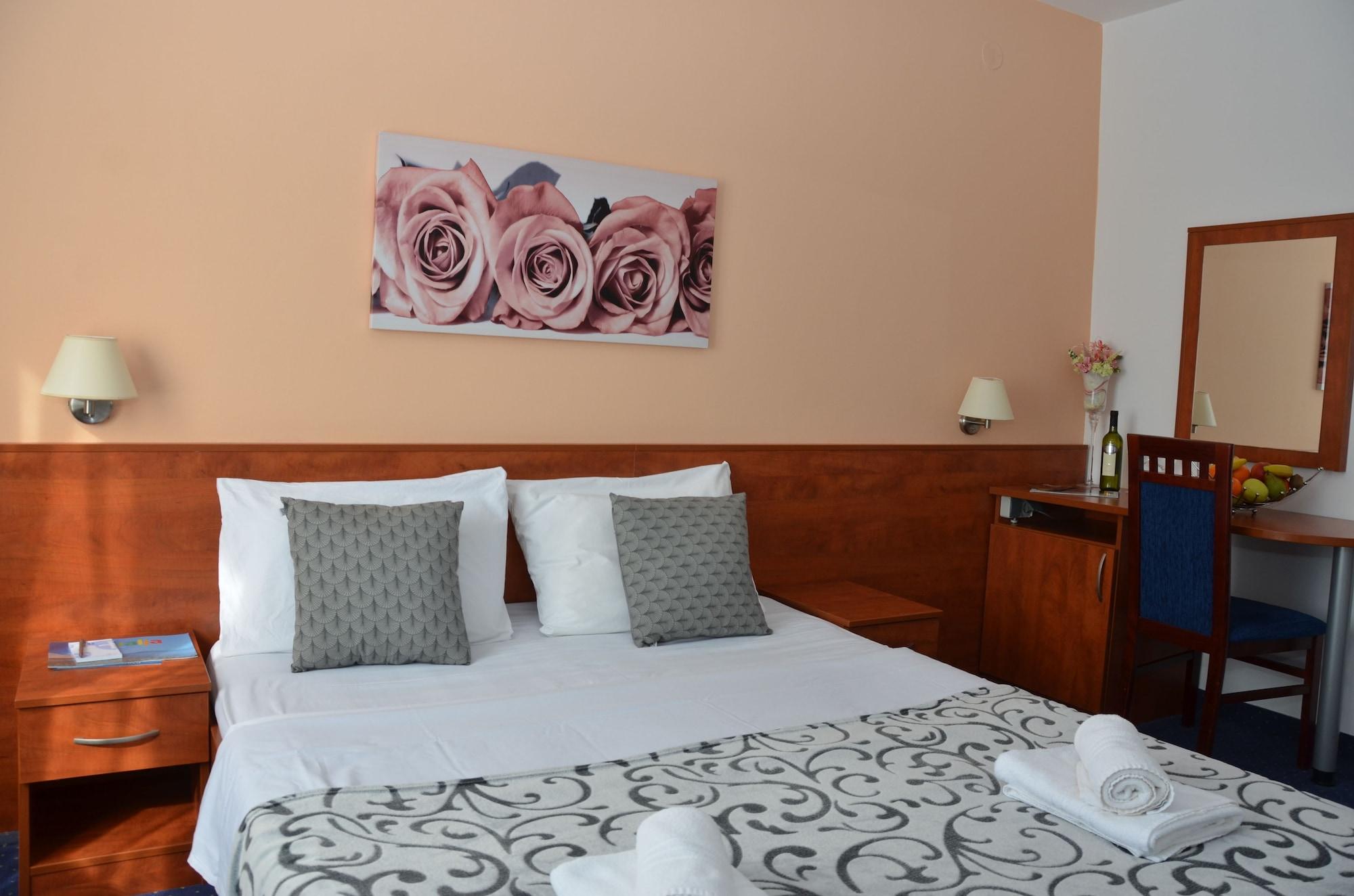 נובליה Liberty Hotel מראה חיצוני תמונה